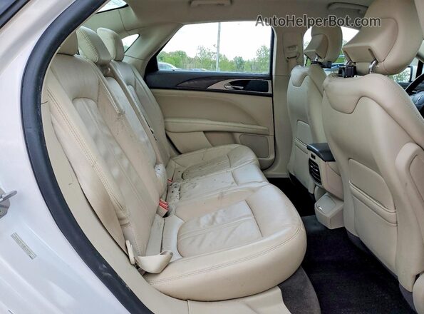 3LN6L5C90JR628792 2018 LINCOLN MKZ White უკანა სავარძლების ხედი