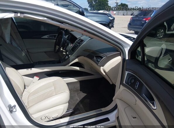 3LN6L5E92JR601431 2018 LINCOLN MKZ White Widok wnętrza z przodu