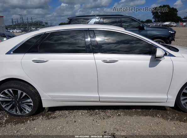 3LN6L5E92JR601431 2018 LINCOLN MKZ White Widok wnętrza z tyłu