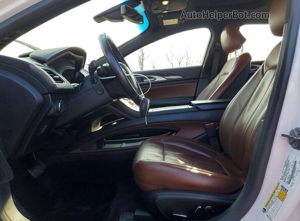 3LN6L5F95HR600606 2017 LINCOLN MKZ Белый Вид салона спереди