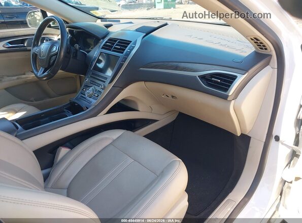 3LN6L5F95JR614124 2018 LINCOLN MKZ Белый Вид салона спереди