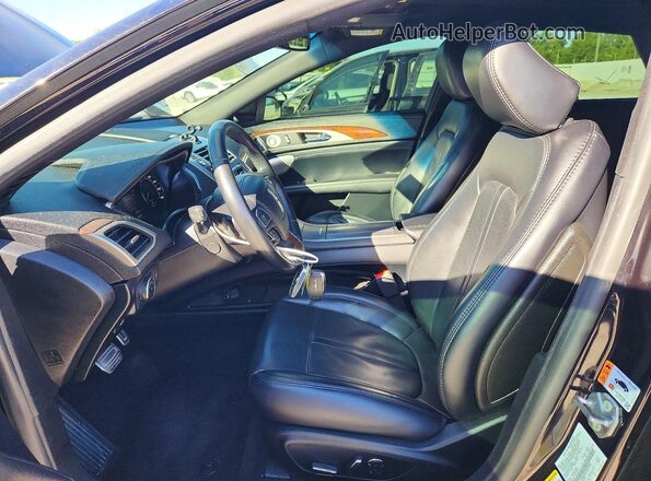 3LN6L5FC5LR619046 2020 LINCOLN MKZ Black Widok wnętrza z przodu
