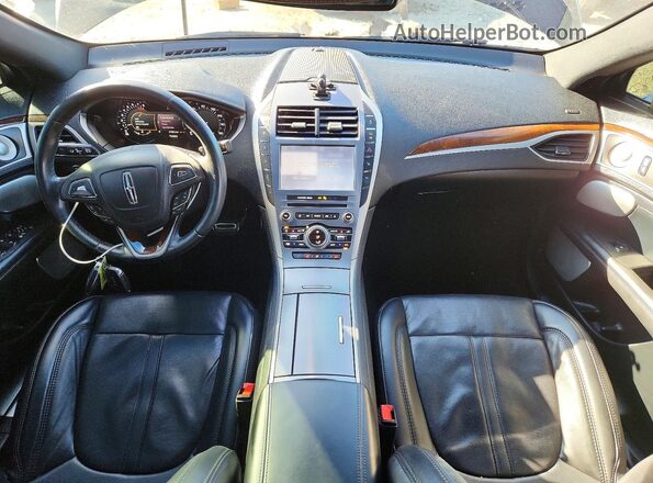 3LN6L5FC5LR619046 2020 LINCOLN MKZ Black Widok deski rozdzielczej