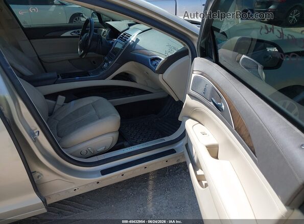 3LN6L5LU2HR625052 2017 LINCOLN MKZ HYBRID Gold Front interior view