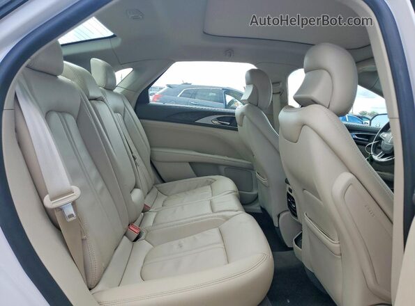 3LN6L5LU8JR628656 2018 LINCOLN MKZ White Widok tylnych siedzeń