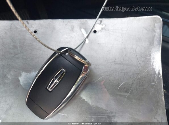 3LN6L5LUXLR619878 2020 LINCOLN MKZ Серебряный Вид панели приборов