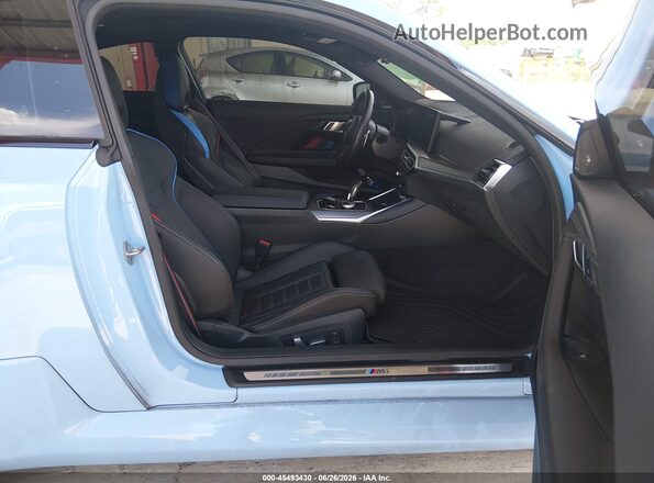 3MF13DM02P8D50725 2023 BMW M2 Blue წინა სალონის ხედი