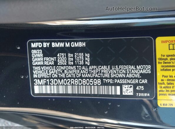 3MF13DM02R8D80598 2024 BMW M2 Black ძრავის განყოფილების ხედი