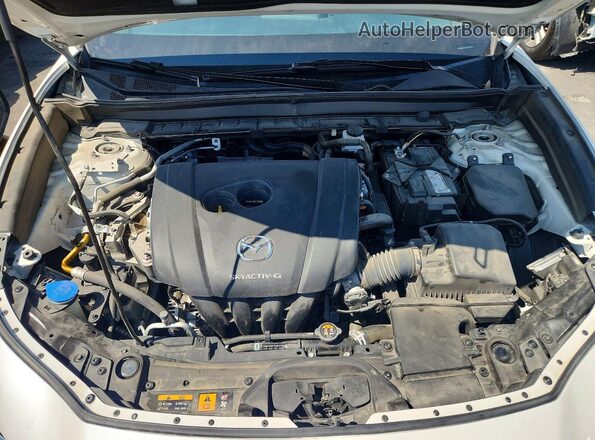 3MVDMAAL0MM226061 2021 MAZDA CX-30 White Вид задньої частини салону
