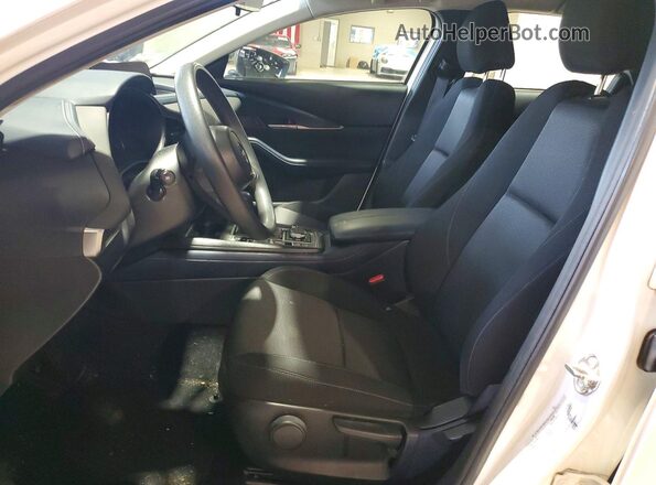 3MVDMABL1LM109845 2020 MAZDA CX-30 White Front interior view