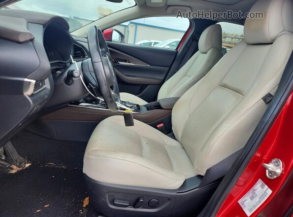 3MVDMADL4MM210246 2021 MAZDA CX-30 Red Widok wnętrza z przodu