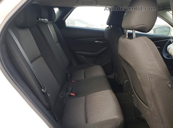 3MVDMBAL7NM440455 2022 MAZDA CX-30 Белый Вид задней части салона