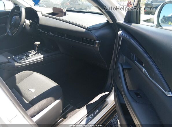 3MVDMBAM2RM669544 2024 MAZDA CX-30 White Front interior view