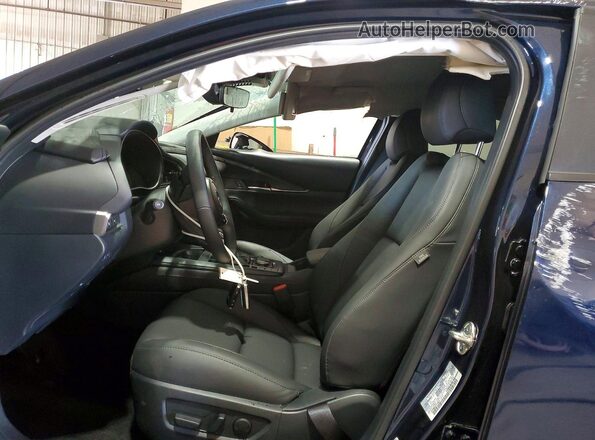 3MVDMBBL6TM129370 2026 MAZDA CX-30 Синий Вид салона спереди