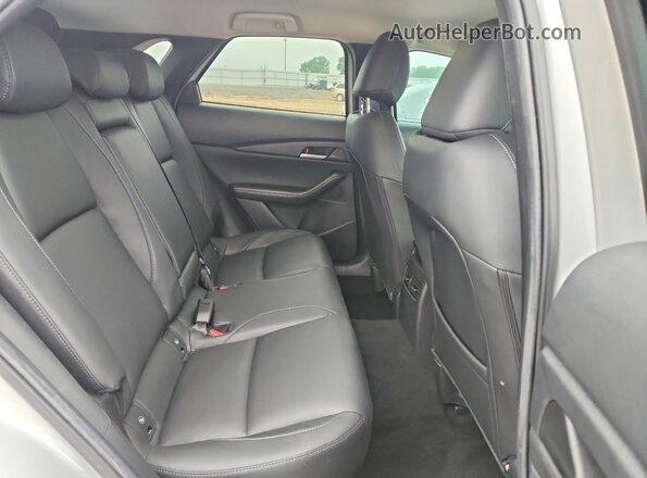 3MVDMBBLXTM111373 2026 MAZDA CX-30 Серебряный Вид задних сидений
