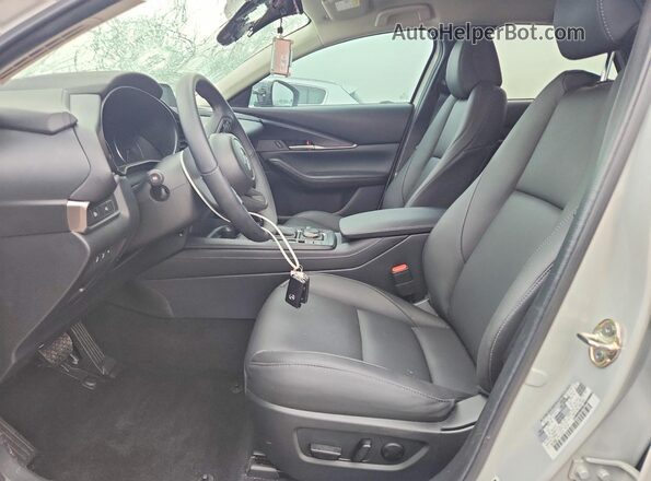 3MVDMBBLXTM111373 2026 MAZDA CX-30 Серебряный Вид салона спереди