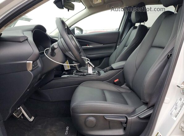 3MVDMBBM0SM805772 2025 MAZDA CX-30 White 