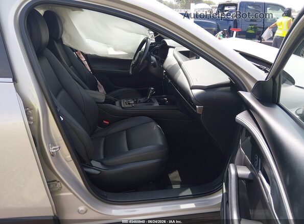 3MVDMBBM3PM527506 2023 MAZDA CX-30 Silver Front interior view