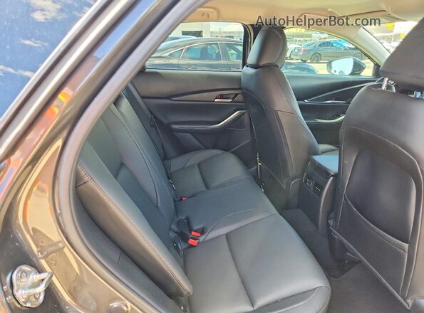 3MVDMBBM6RM655533 2024 MAZDA CX-30 Gray Vista de los asientos traseros