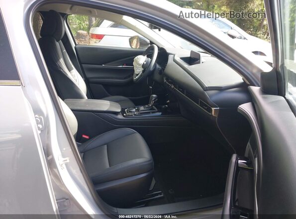 3MVDMBBMXSM857667 2025 MAZDA CX-30 Серый Вид салона спереди