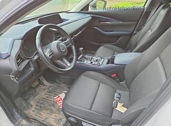 3MVDMBCL6MM240257 2021 MAZDA CX-30 Белый Вид салона спереди