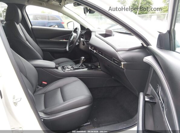 3MVDMBCM2PM561628 2023 MAZDA CX-30 White Widok wnętrza z przodu