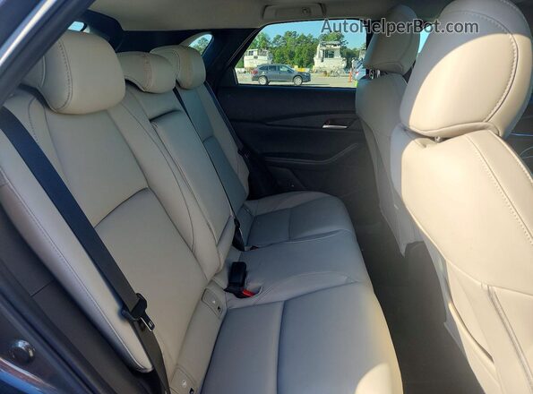 3MVDMBCM2SM800068 2025 MAZDA CX-30 Gray Rear interior view