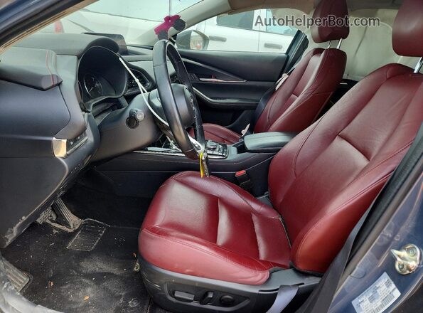 3MVDMBCM6RM688899 2024 MAZDA CX-30 Gray Front interior view