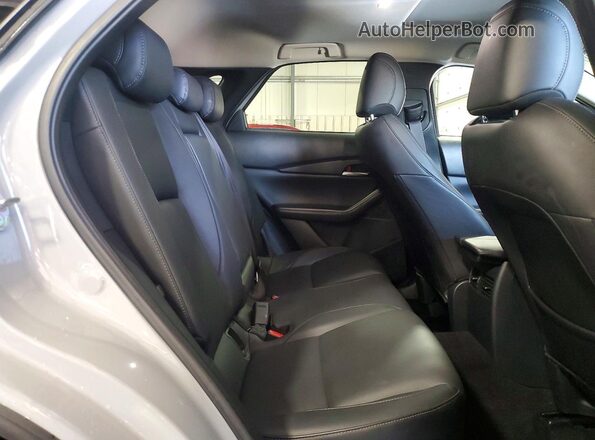 3MVDMBCM7SM777631 2025 MAZDA CX-30 Gray Vista interior trasera