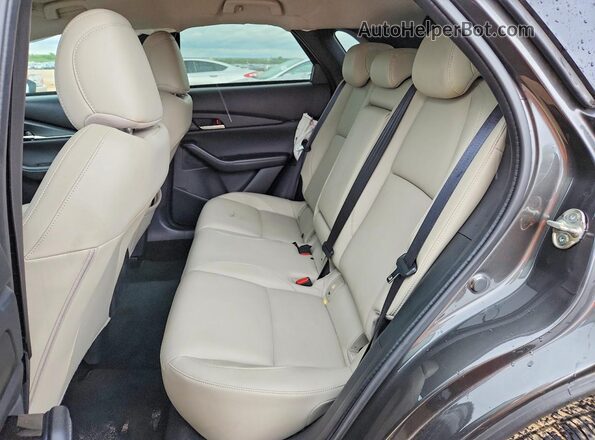 3MVDMBCM8PM553551 2023 MAZDA CX-30 Charcoal Вид задньої частини салону