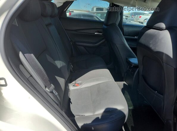 3MVDMBCM9SM786136 2025 MAZDA CX-30 White უკანა სალონის ხედი