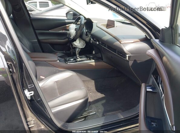 3MVDMBDL8MM205248 2021 MAZDA CX-30 Черный Вид салона спереди