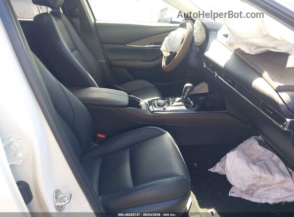 3MVDMBDM9SM764068 2025 MAZDA CX-30 White 