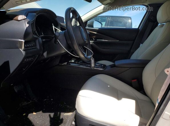 3MVDMBEY3RM677696 2024 MAZDA CX-30 Gold Front interior view
