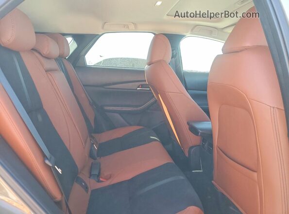 3MVDMBXY0SM840033 2025 MAZDA CX-30 Green Vista interior trasera