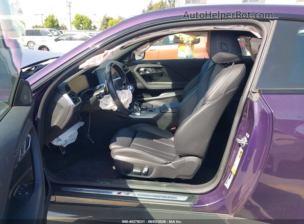 3MW23CM02N8C48868 2022 BMW 2 SERIES Purple Вид салону спереду