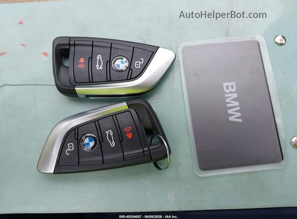 3MW23CM09S8F23499 2025 BMW 7 SERIES White Առջևի վահանակի տեսք