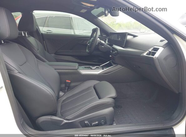 3MW23CM09S8F23499 2025 BMW 7 SERIES White Սալոնի դիմացի տեսք
