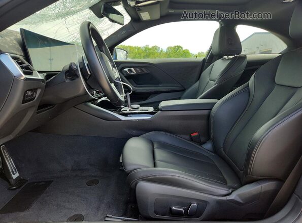 3MW33CM07R8E57288 2024 BMW 2 SERIES Blue Widok wnętrza z przodu
