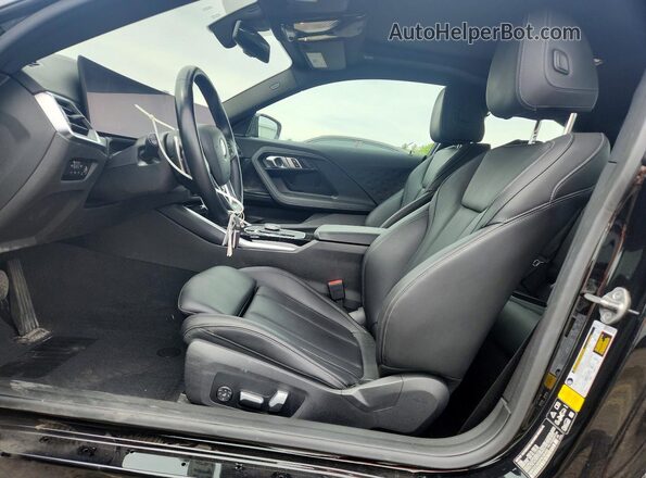 3MW33CM0XP8C85450 2023 BMW 2 SERIES Black Widok wnętrza z przodu