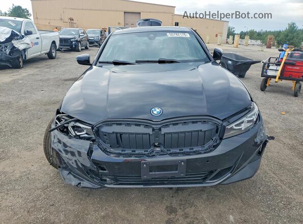 3MW39FF03R8E09509 2024 BMW 3 SERIES Black Widok z przodu