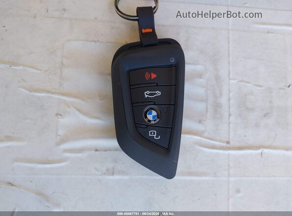 3MW49FF08R8E68916 2024 BMW M3 Серый Вид панели приборов