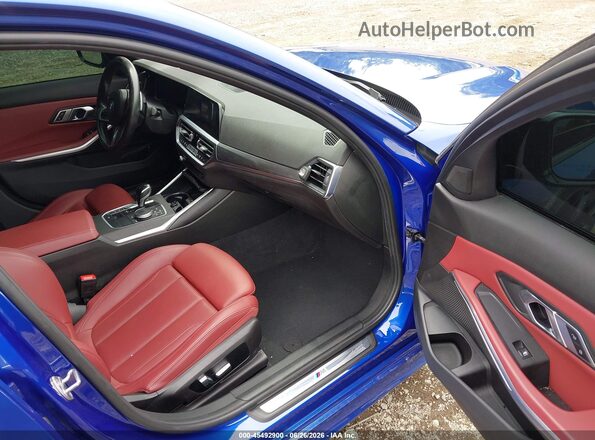 3MW5P9J0XN8C75793 2022 BMW 3 SERIES Blue Front interior view