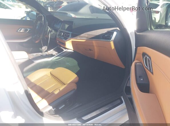 3MW5R1J05L8B32405 2020 BMW 3 SERIES Белый Вид салона спереди