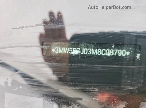 3MW5R7J03M8C08790 2021 BMW OTHER White Vista del compartimento del motor