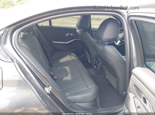 3MW5R7J05M8B72262 2021 BMW 3 SERIES Gray VIN կոդի պիտակի տեսք