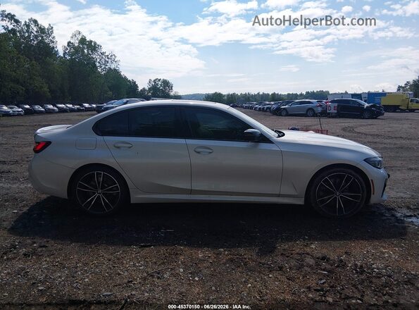 3MW5R7J09N8C69465 2022 BMW 3 SERIES White Rear interior view