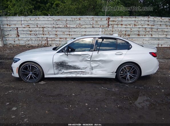 3MW5R7J09N8C69465 2022 BMW 3 SERIES White 360 interior view