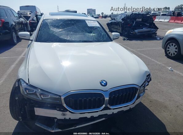 3MW69CW02S8F69706 2025 BMW 3 SERIES White Вид задньої частини салону