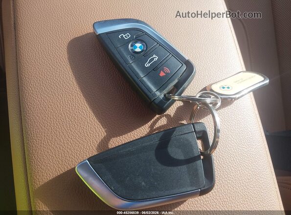 3MW69FF0XR8E10749 2024 BMW 7 SERIES Gray Widok deski rozdzielczej